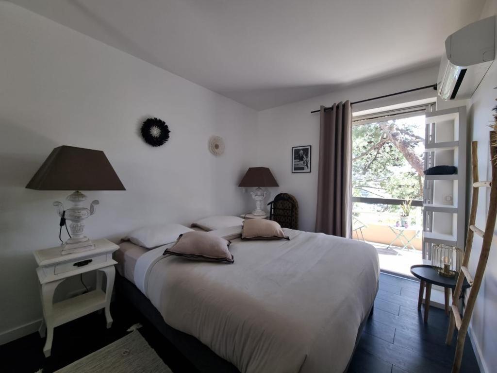 Superbe Appartement Avec Rooftop Prive Saint-Tropez Exteriör bild